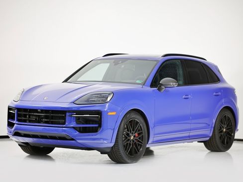 New 2025 Porsche Cayenne GTS image 1