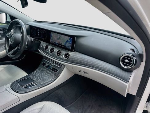 Used 2022 Mercedes-Benz E 350 Sedan image 31
