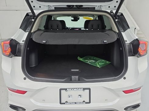 Used 2025 Buick Encore GX Avenir w/ Avenir Technology Package image 51