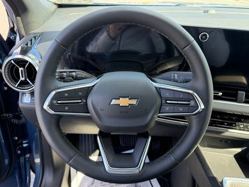 New 2026 Chevrolet Equinox LT w/ Convenience Package II AWD/4WD image 24