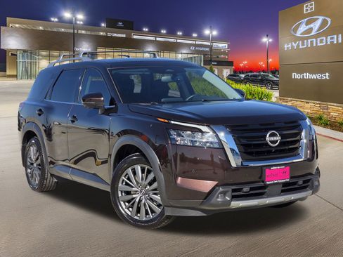 Used 2022 Nissan Pathfinder SL w/ SL Premium Package image 3