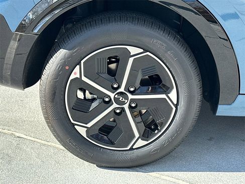 New 2025 Kia Niro SX image 8