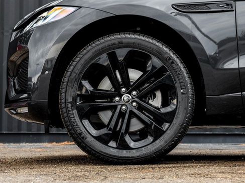 New 2026 Jaguar F-PACE R-Dynamic S image 4