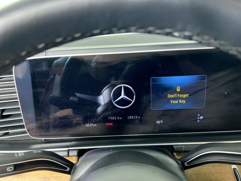 Used 2024 Mercedes-Benz GLS 450 4MATIC image 20