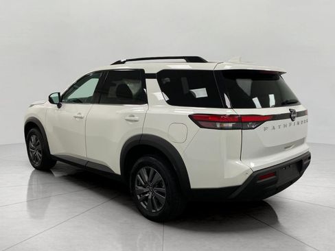 Used 2025 Nissan Pathfinder SV AWD/4WD image 8