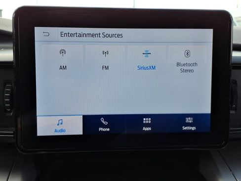 Used 2023 Ford Explorer XLT AWD/4WD image 17