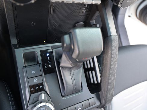 Used 2024 Toyota Tacoma TRD Off-Road image 28