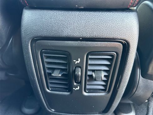 Certified 2024 Dodge Durango GT image 16