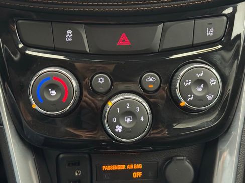 Used 2019 Chevrolet Trax Premier AWD/4WD image 24