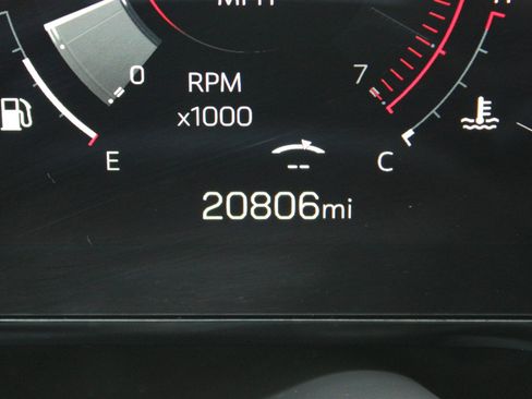 Used 2025 GMC Yukon AT4 w/ LPO, Floor Liner Package image 27