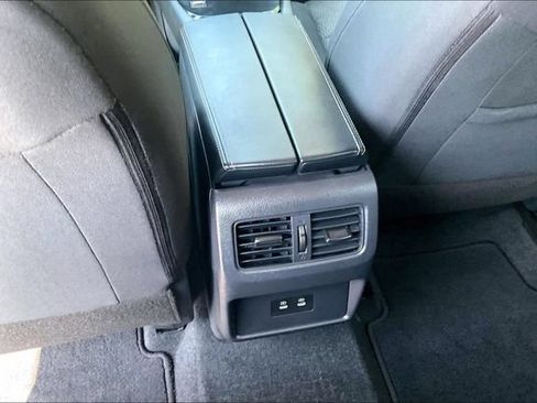 Certified 2026 Nissan Rogue SV FWD image 30