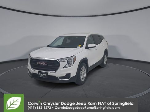 Used 2024 GMC Terrain SLE image 6