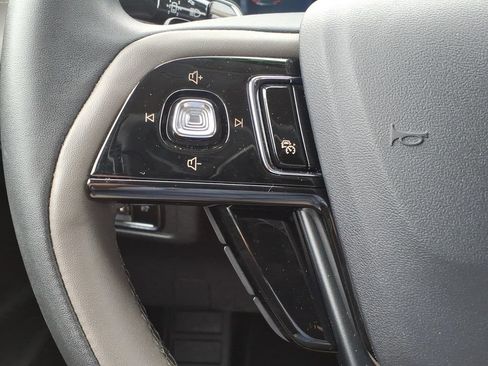 Certified 2023 Lincoln Corsair AWD w/ Rear Removable Package Tray image 7