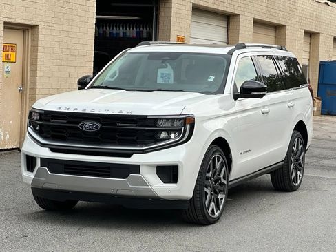 New 2026 Ford Expedition Platinum w/ Platinum Ultimate Package AWD/4WD image 2