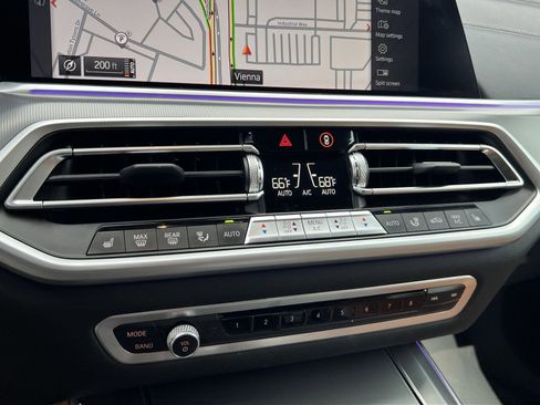 Used 2022 BMW X5 xDrive40i w/ M Sport Package image 21