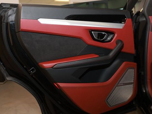 Used 2019 Lamborghini Urus image 22