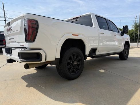 Used 2024 GMC Sierra 2500 AT4 w/ AT4 Premium Plus Package AWD/4WD image 7