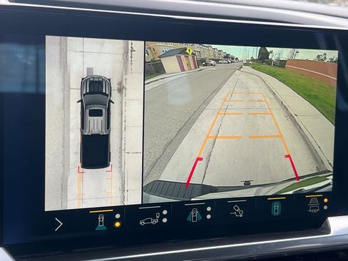 Used 2022 Chevrolet Silverado 1500 LT Trail Boss w/ LT Trail Boss Premium Package image 19