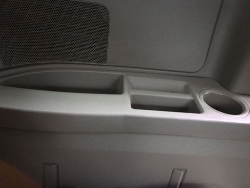 Used 2014 Chrysler Town & Country Touring image 35