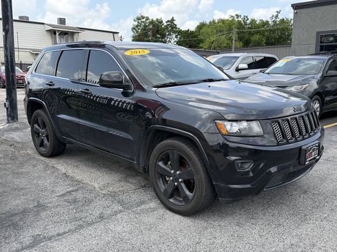 Used 2015 Jeep Grand Cherokee Altitude RWD image 8