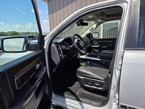 Used 2017 RAM 1500 Laramie w/ Convenience Group AWD/4WD image 21