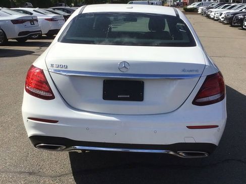 Used 2019 Mercedes-Benz E 300 4MATIC w/ Premium 1 Package image 4