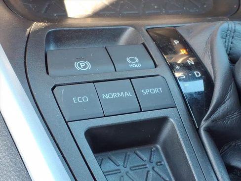 Used 2022 Toyota RAV4 XLE Premium image 44