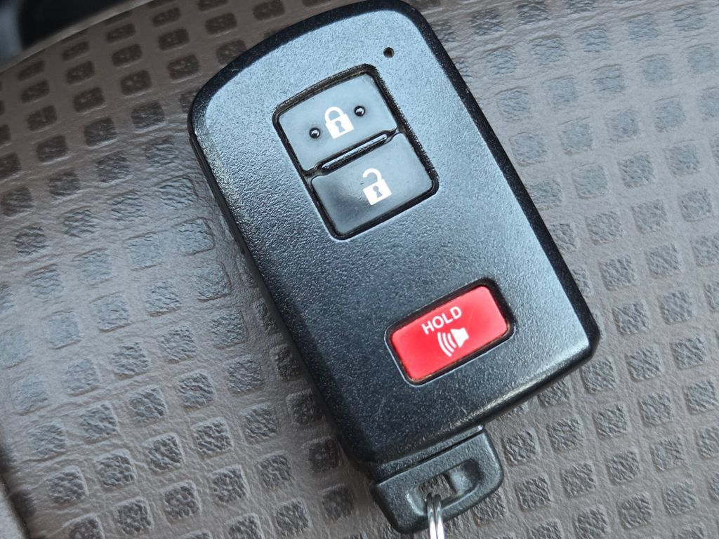 Used 2016 Toyota Tacoma Limited w/ Towing Package AWD/4WD image 42