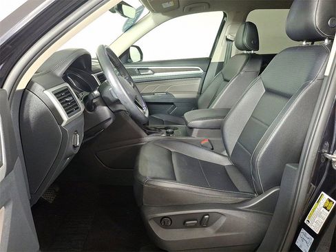 Used 2021 Volkswagen Atlas SE image 17