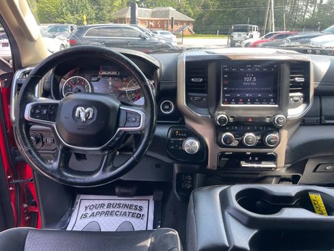 Used 2019 RAM 1500 Laramie AWD/4WD image 12