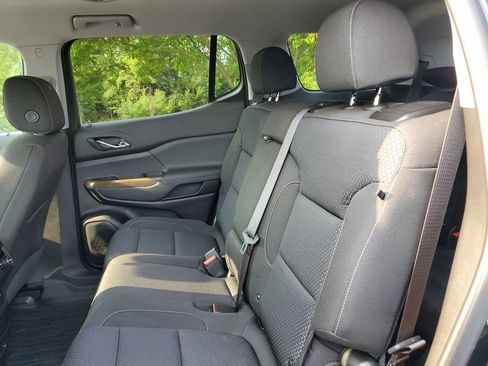 Used 2023 GMC Acadia SLE w/ Driver Convenience Package image 10