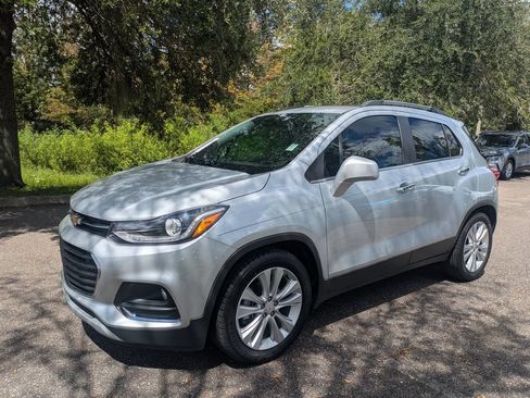 Used 2020 Chevrolet Trax Premier FWD image 8