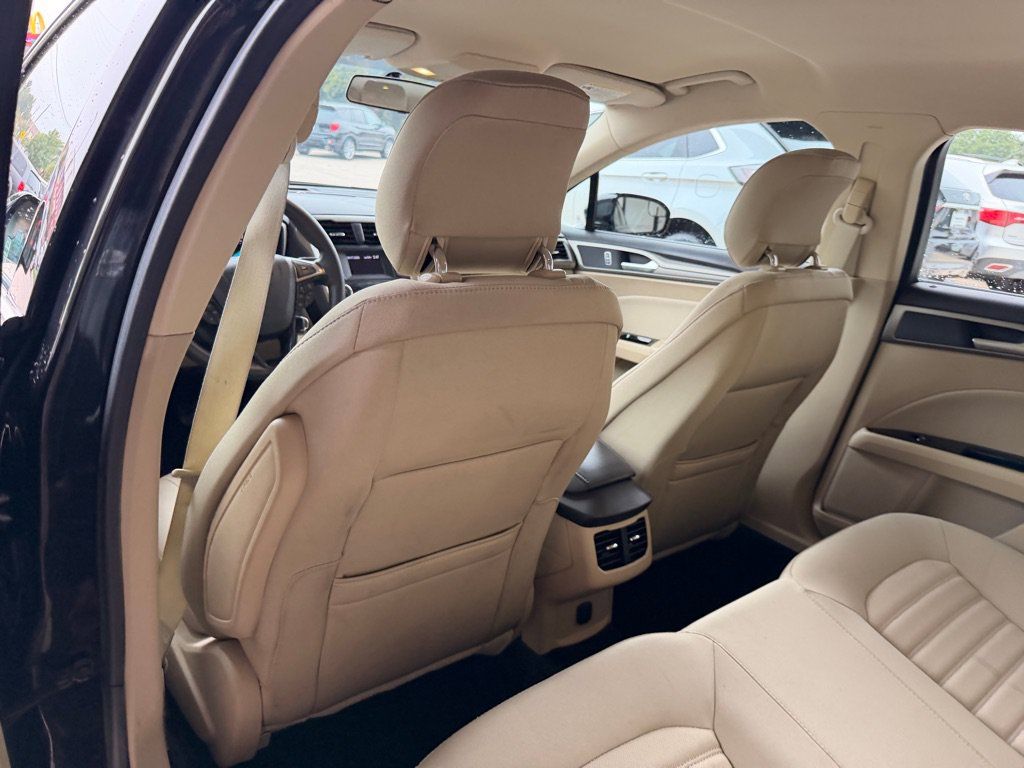 Used 2013 Ford Fusion SE FWD image 11