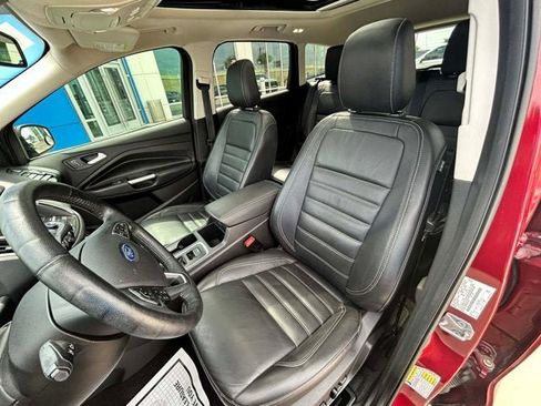 Used 2019 Ford Escape Titanium image 11