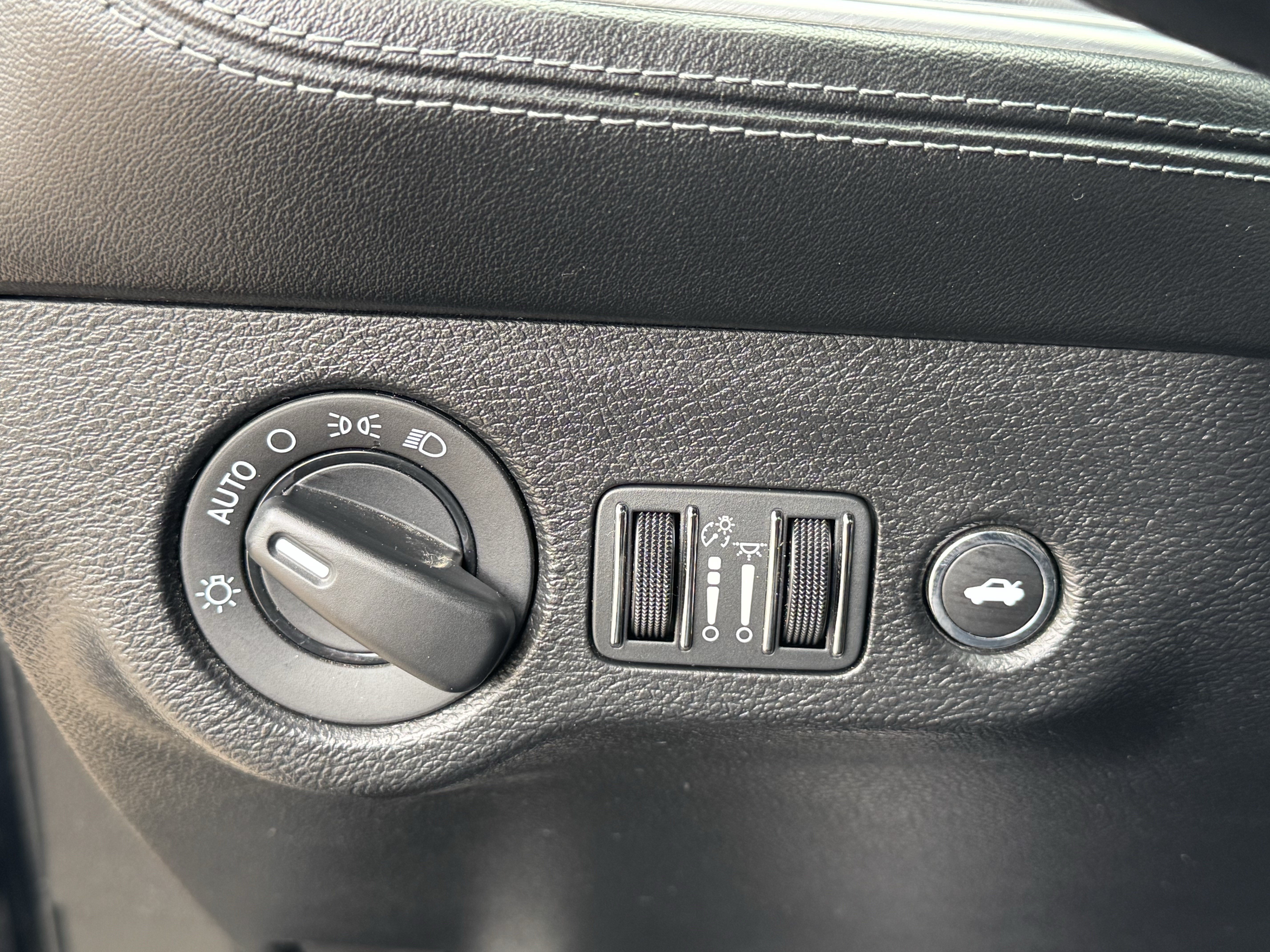 Used 2022 Dodge Challenger R/T Scat Pack RWD image 16
