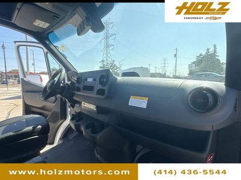 Used 2025 Mercedes-Benz Sprinter 2500 image 26