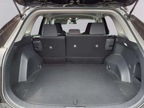 Used 2023 Toyota RAV4 LE FWD image 9