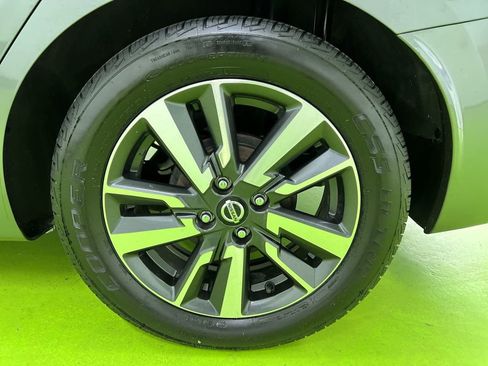 Used 2021 Nissan Versa SV FWD image 14