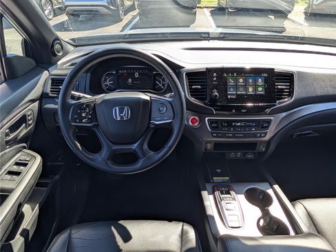 Used 2025 Honda Passport EX-L image 16
