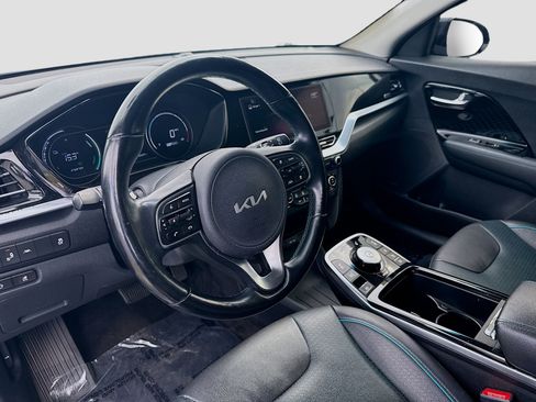 Used 2022 Kia Niro EX Premium w/ Cold Weather Package image 7