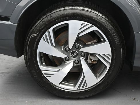 Used 2025 Audi Q6 e-tron Premium Plus w/ Premium Plus AWD/4WD image 10