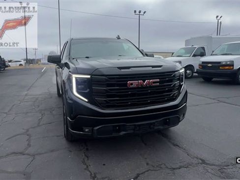 Used 2024 GMC Sierra 1500 Elevation image 3