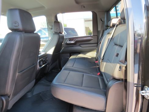 Used 2024 Chevrolet Silverado 2500 LTZ w/ LTZ Convenience Package AWD/4WD image 15