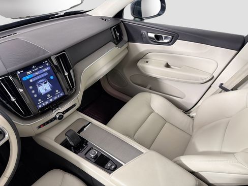 Certified 2023 Volvo XC60 B5 Plus w/ Climate Package AWD/4WD image 24