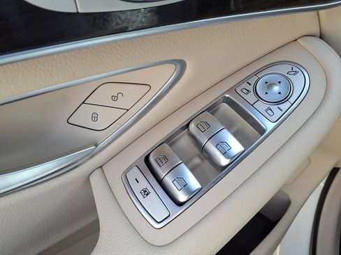 Used 2021 Mercedes-Benz GLC 300 image 21