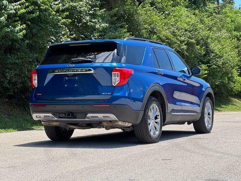 Used 2022 Ford Explorer XLT w/ Equipment Group 202A AWD/4WD image 5