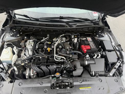 Used 2024 Nissan Altima 2.5 S FWD image 18