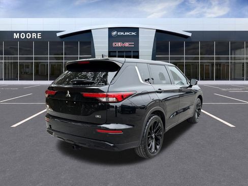 Used 2023 Mitsubishi Outlander SE Black Edition image 5