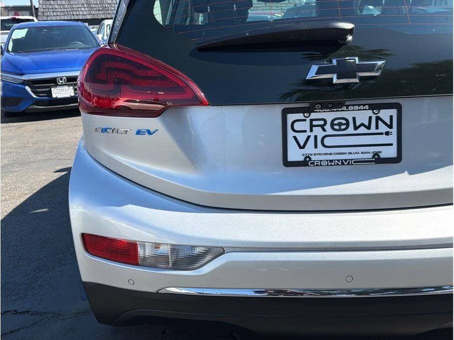Used 2020 Chevrolet Bolt Premier w/ Infotainment Package FWD image 23