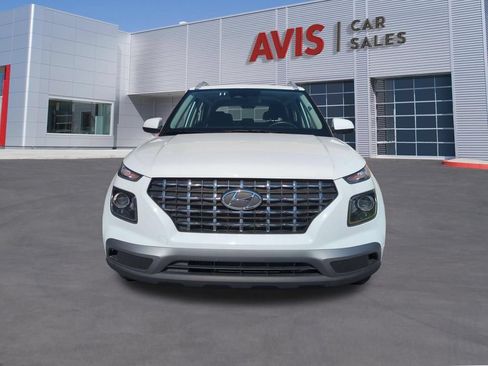 Used 2025 Hyundai Venue SEL FWD image 2